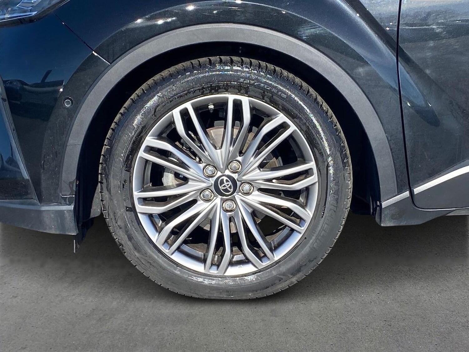 Used Toyota C-HR 2023 for sale - 78144497: Photo 6