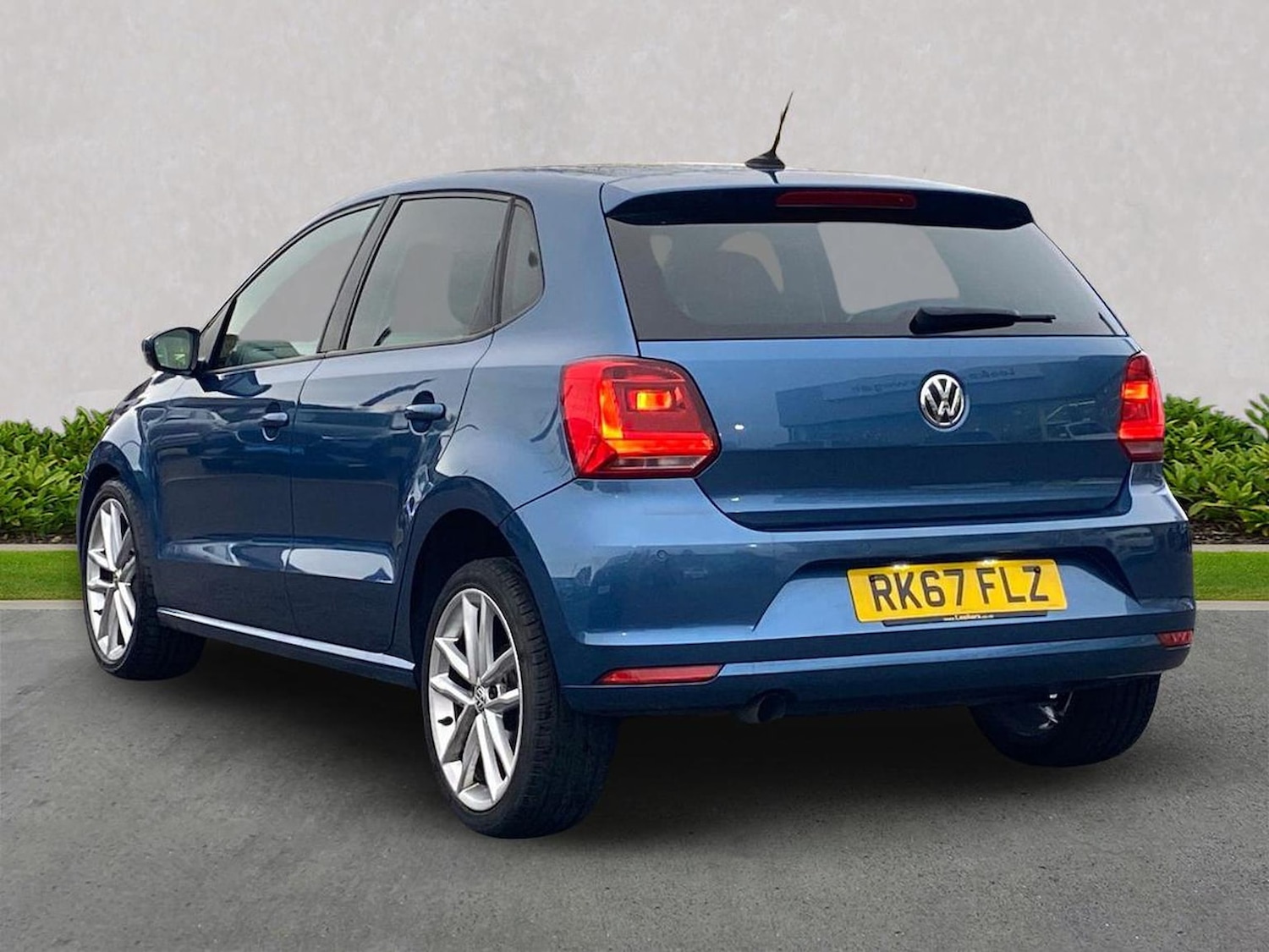 Used Volkswagen Polo 2017 for sale - 76577201: Photo 2