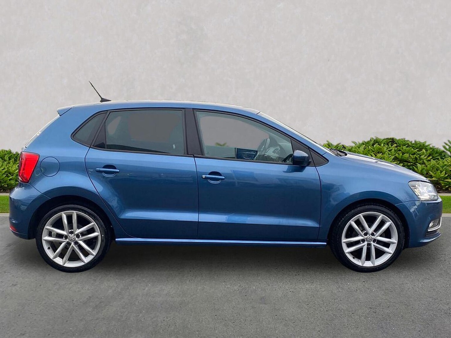 Used Volkswagen Polo 2017 for sale - 76577201: Photo 3