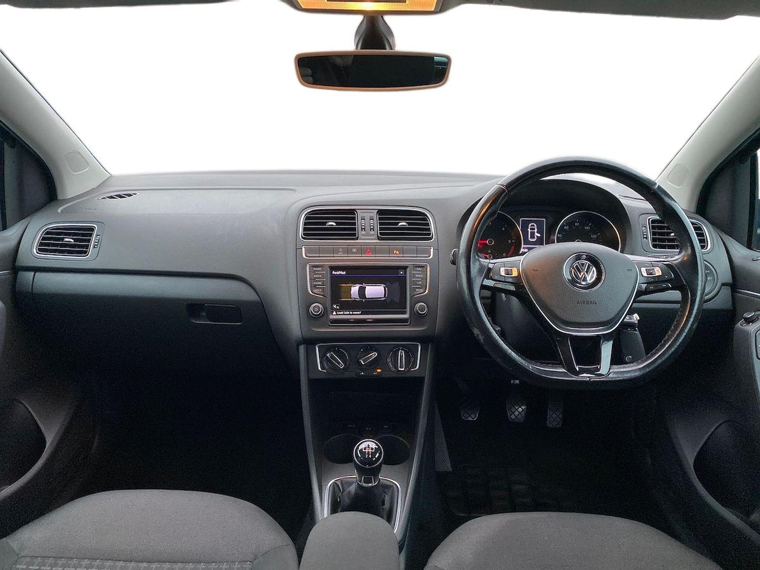 Used Volkswagen Polo 2017 for sale - 76577201: Photo 8