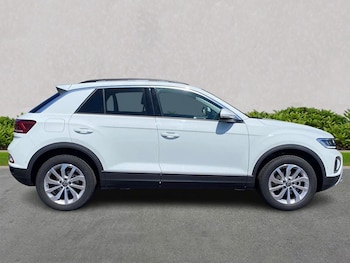 Used Volkswagen T-Roc 2025 for sale - 75500024: Photo