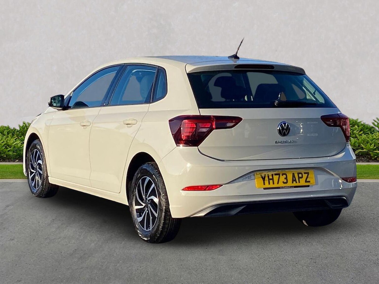 Used Volkswagen Polo 2023 for sale - 76821696: Photo 2