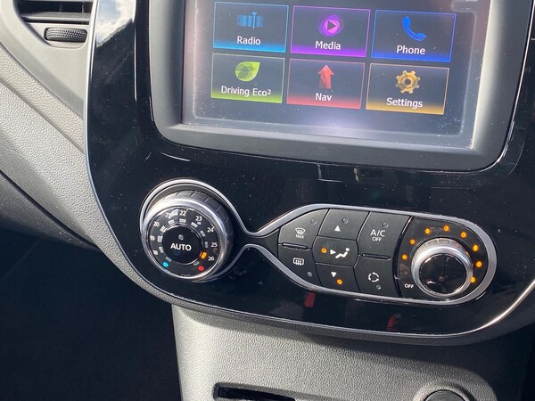 Used Renault Captur 2018 for sale - 76157299: Photo 12