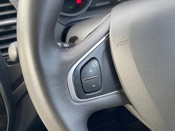 Used Renault Captur 2018 for sale - 76157299: Photo 24