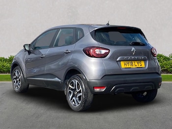 Used Renault Captur 2018 for sale - 76157299: Photo 2