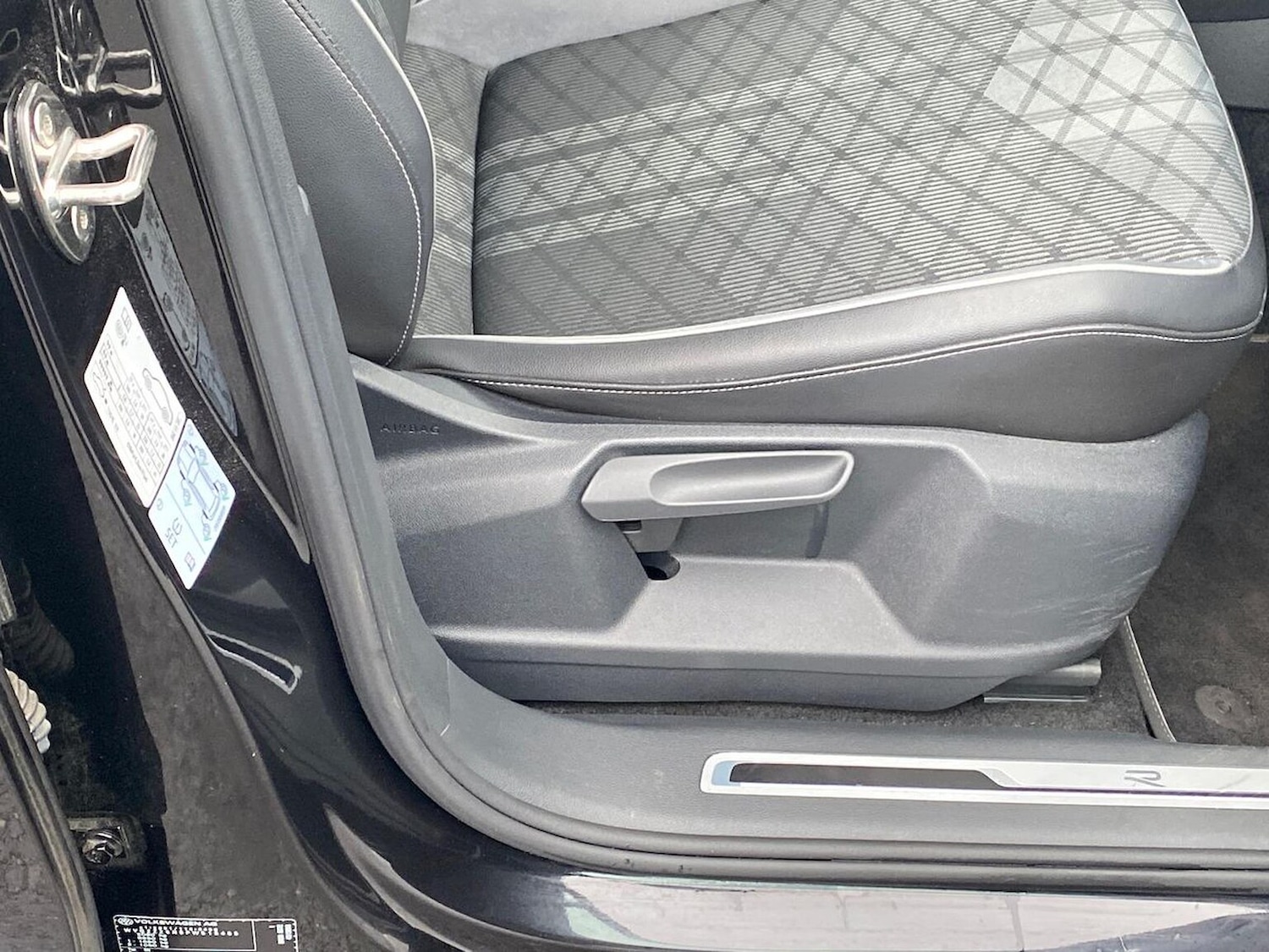 Used Volkswagen Tiguan 2023 for sale - 76986993: Photo 29