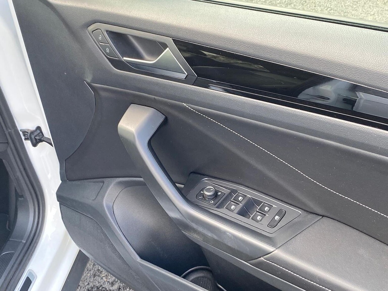 Used Volkswagen T-Roc 2023 for sale - 76194479: Photo 21