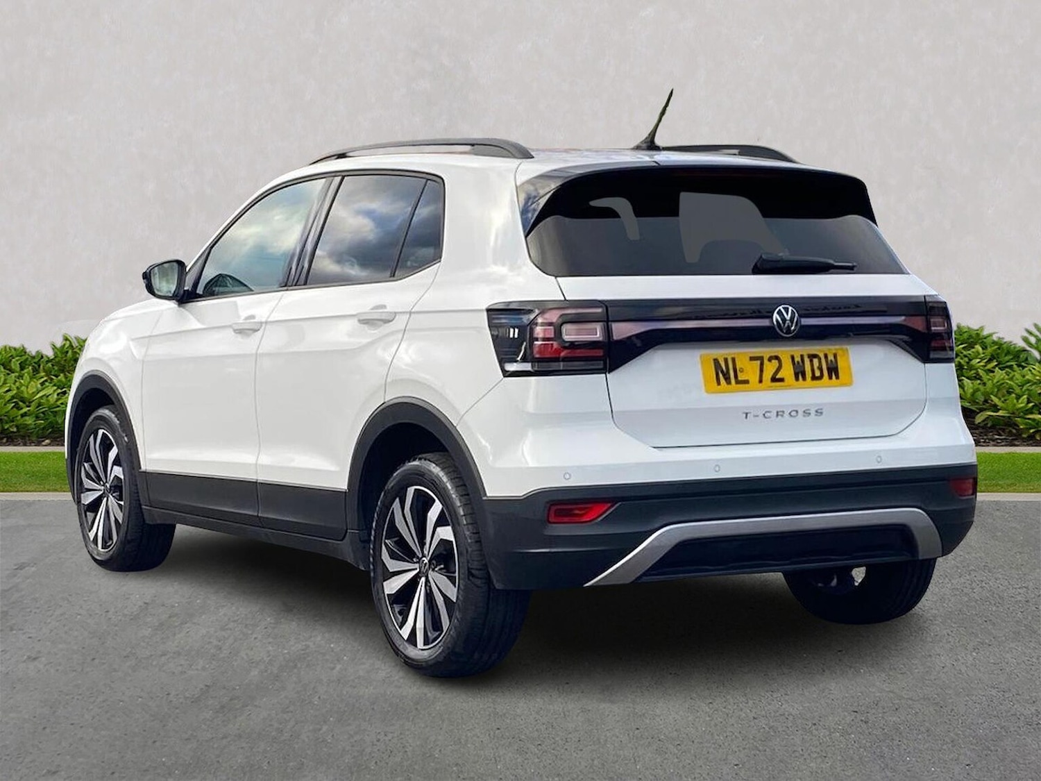 Used Volkswagen T-Cross 2022 for sale - 76300816: Photo 2