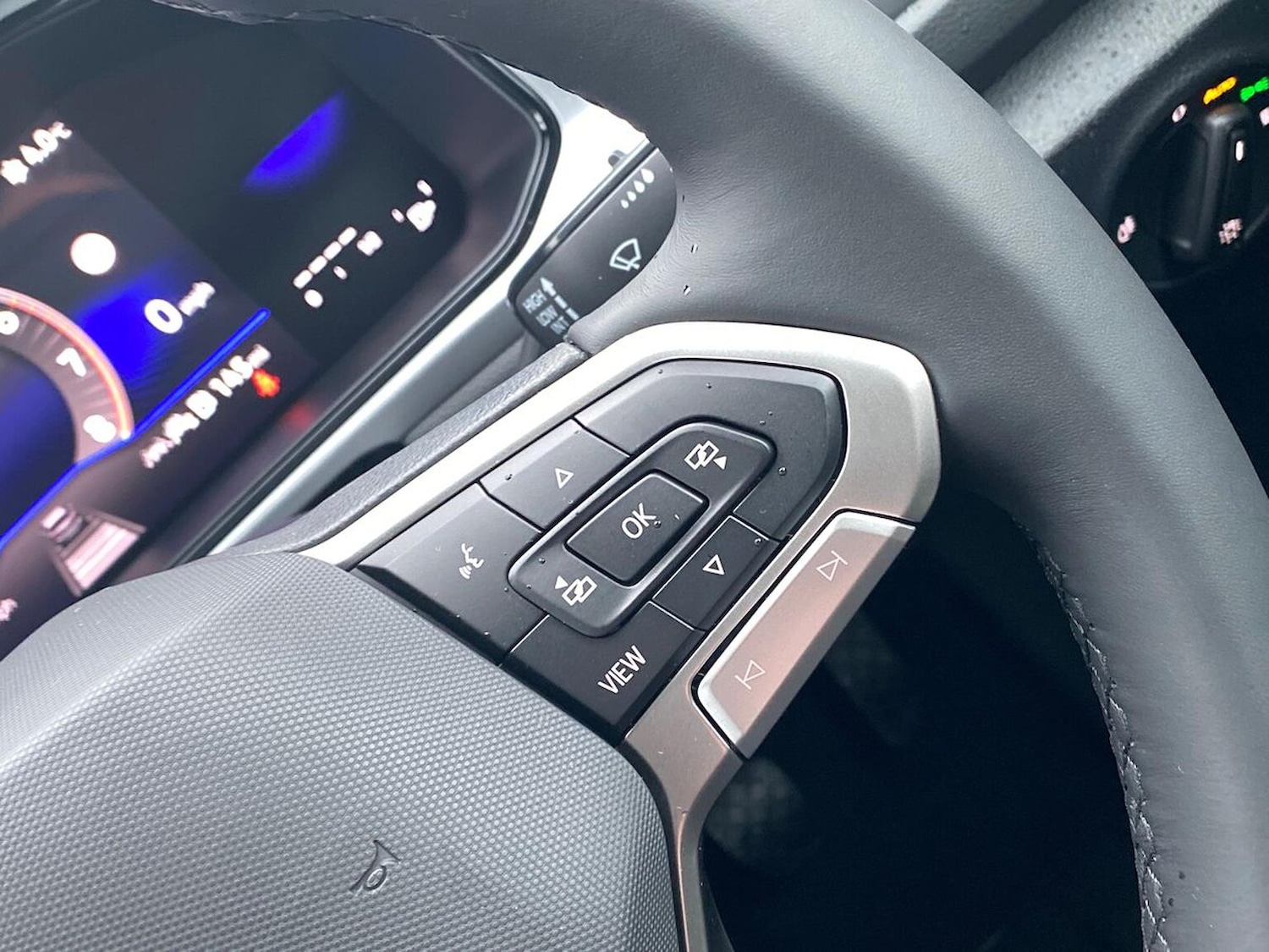 Used Volkswagen T-Roc 2026 for sale - 77896286: Photo 24