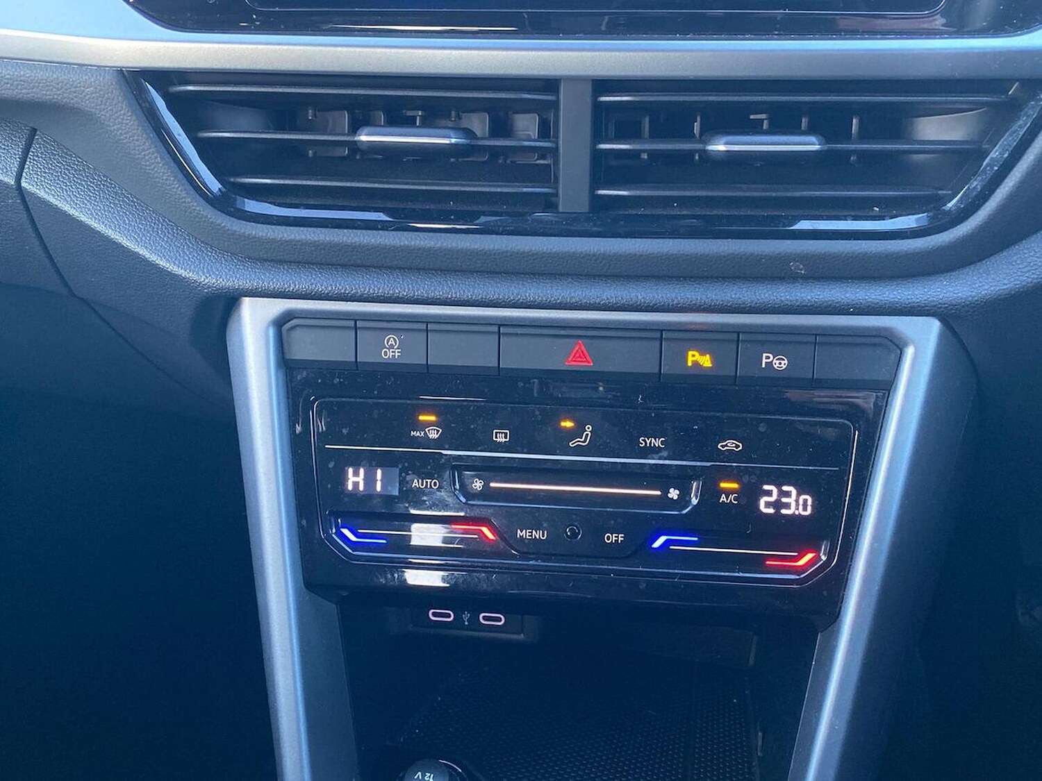 Used Volkswagen T-Roc 2022 for sale - 77001855: Photo 12