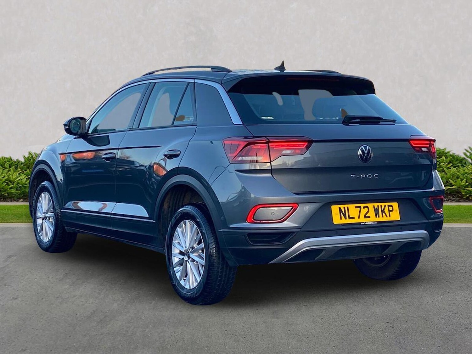 Used Volkswagen T-Roc 2022 for sale - 77001855: Photo 2