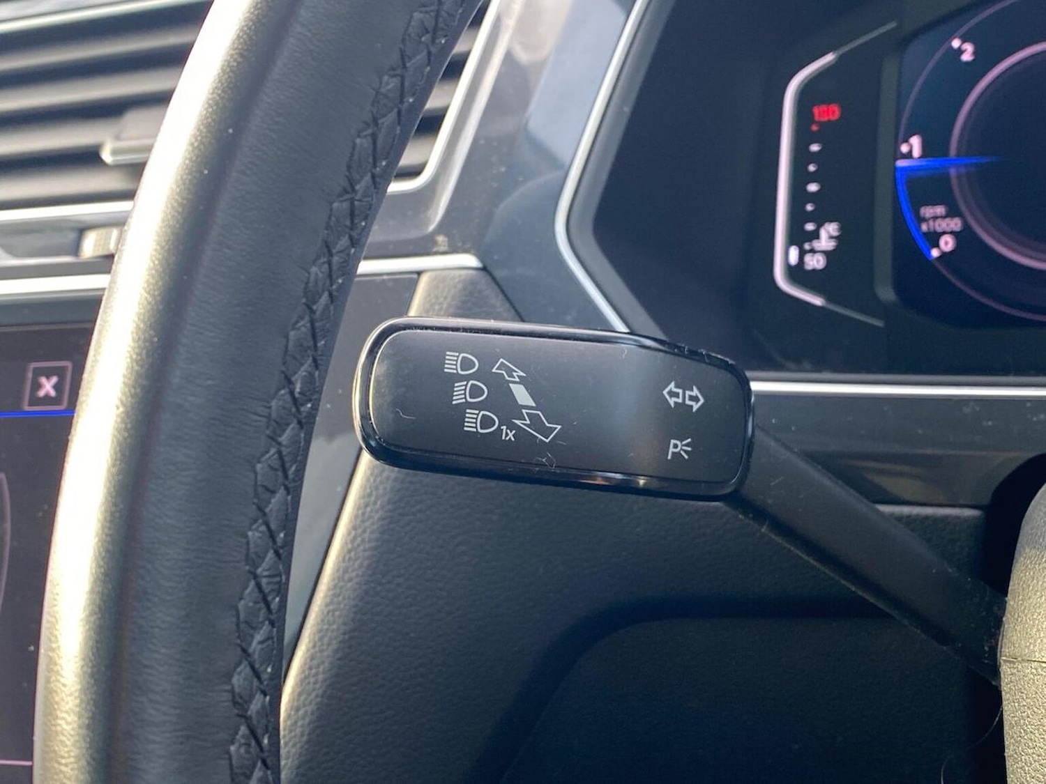 Used Volkswagen Tiguan 2019 for sale - 76837112: Photo 28