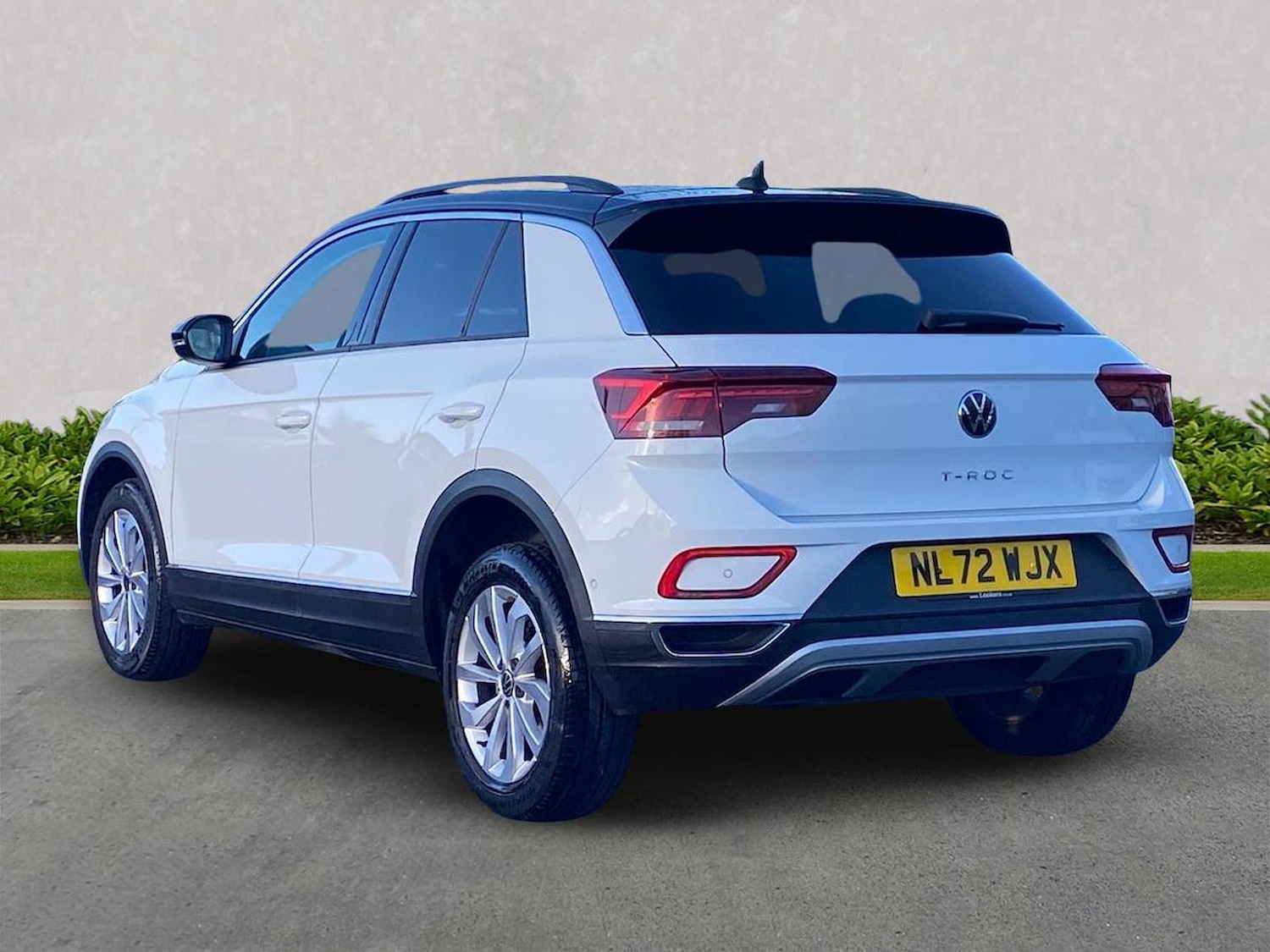 Used Volkswagen T-Roc 2022 for sale - 77008234: Photo 2