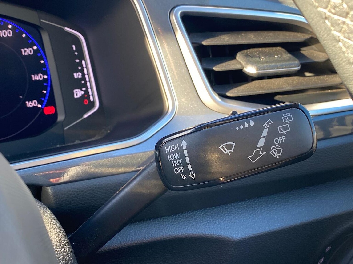 Used Volkswagen T-Roc 2022 for sale - 77008234: Photo 29