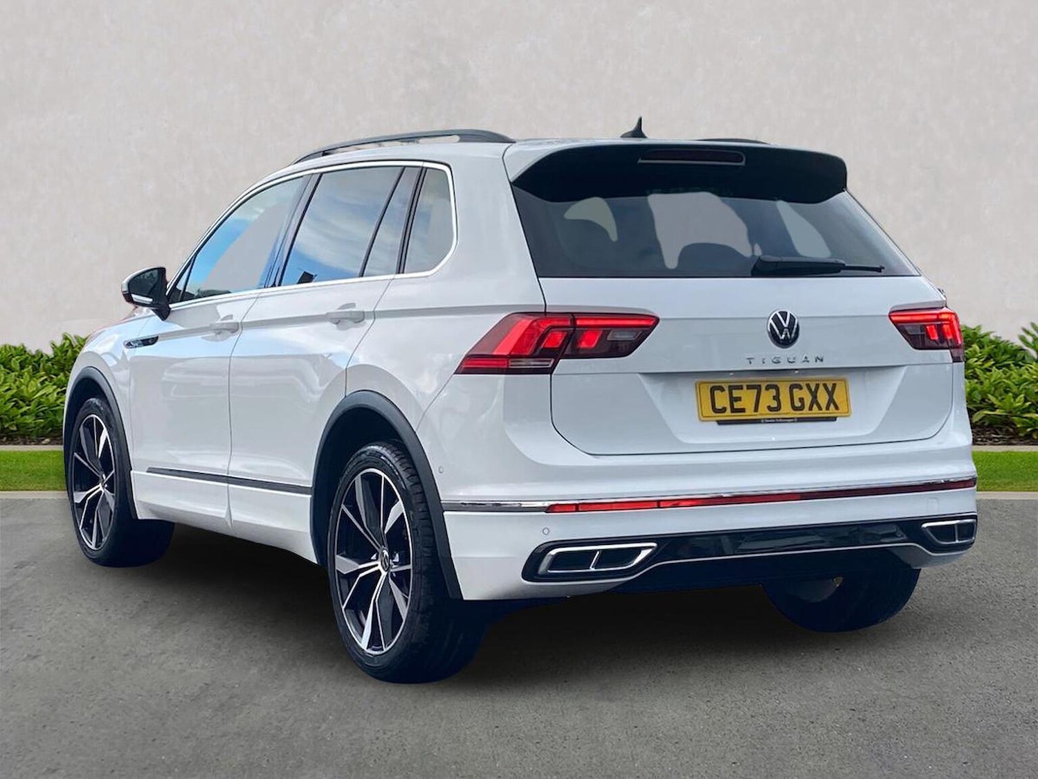 Used Volkswagen Tiguan 2023 for sale - 76736709: Photo 2