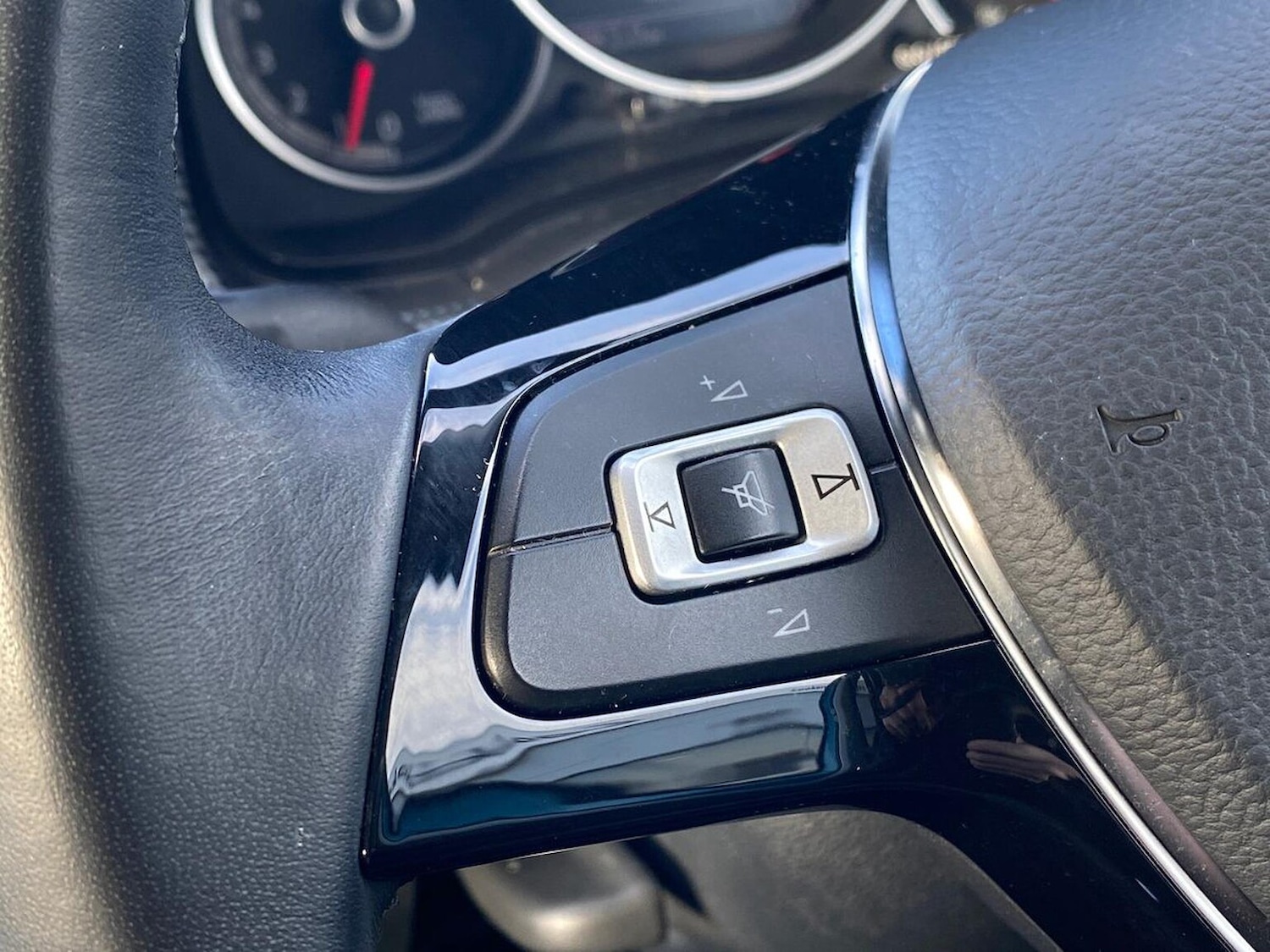 Used Volkswagen up! 2022 for sale - 76571021: Photo 24