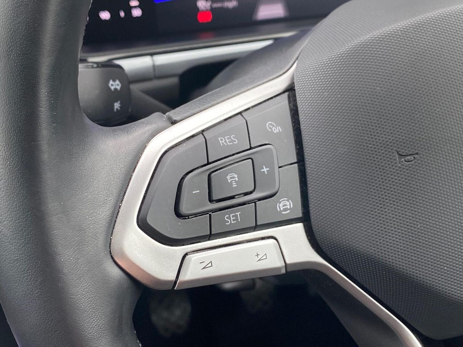 Used Volkswagen T-Roc 2024 for sale - 78195150: Photo 25