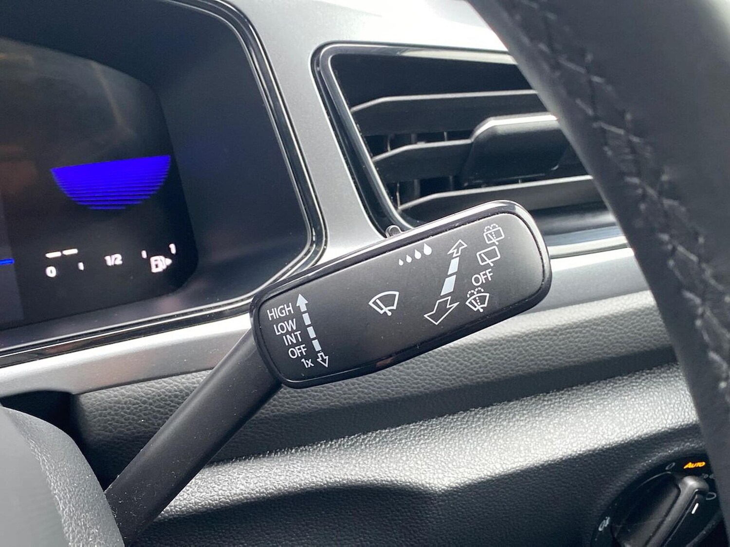 Used Volkswagen T-Roc 2024 for sale - 78195150: Photo 26