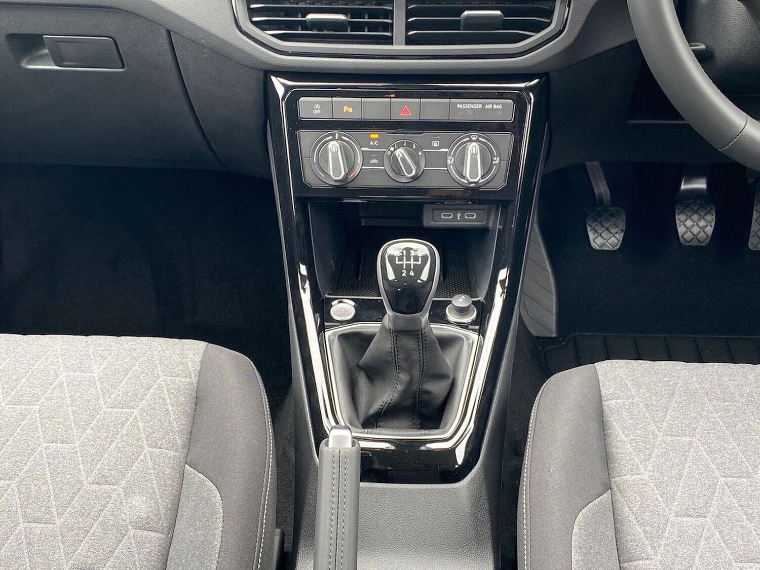 Used Volkswagen T-Cross 2025 for sale - 76157300: Photo 13