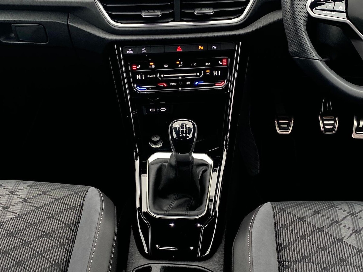 Used Volkswagen T-Roc 2023 for sale - 76455325: Photo 13