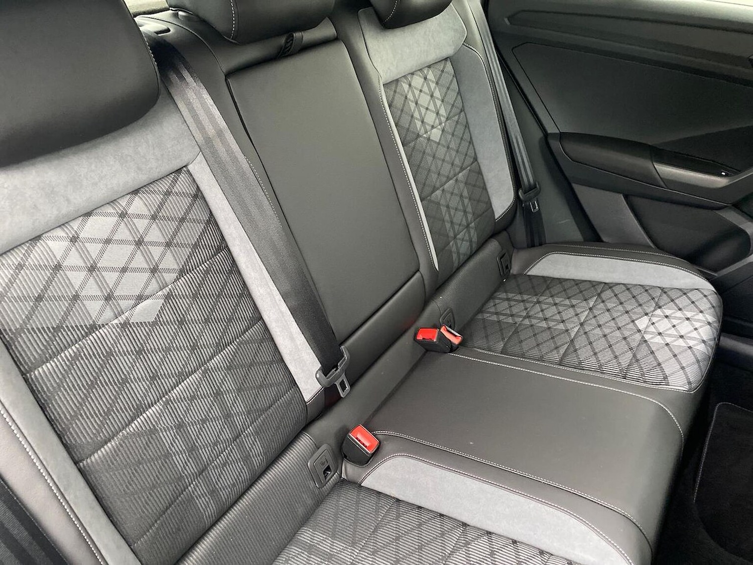 Used Volkswagen T-Roc 2023 for sale - 76455325: Photo 16