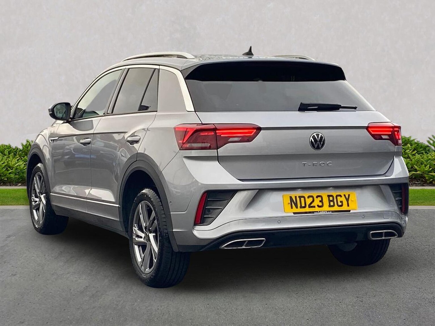 Used Volkswagen T-Roc 2023 for sale - 76455325: Photo 2