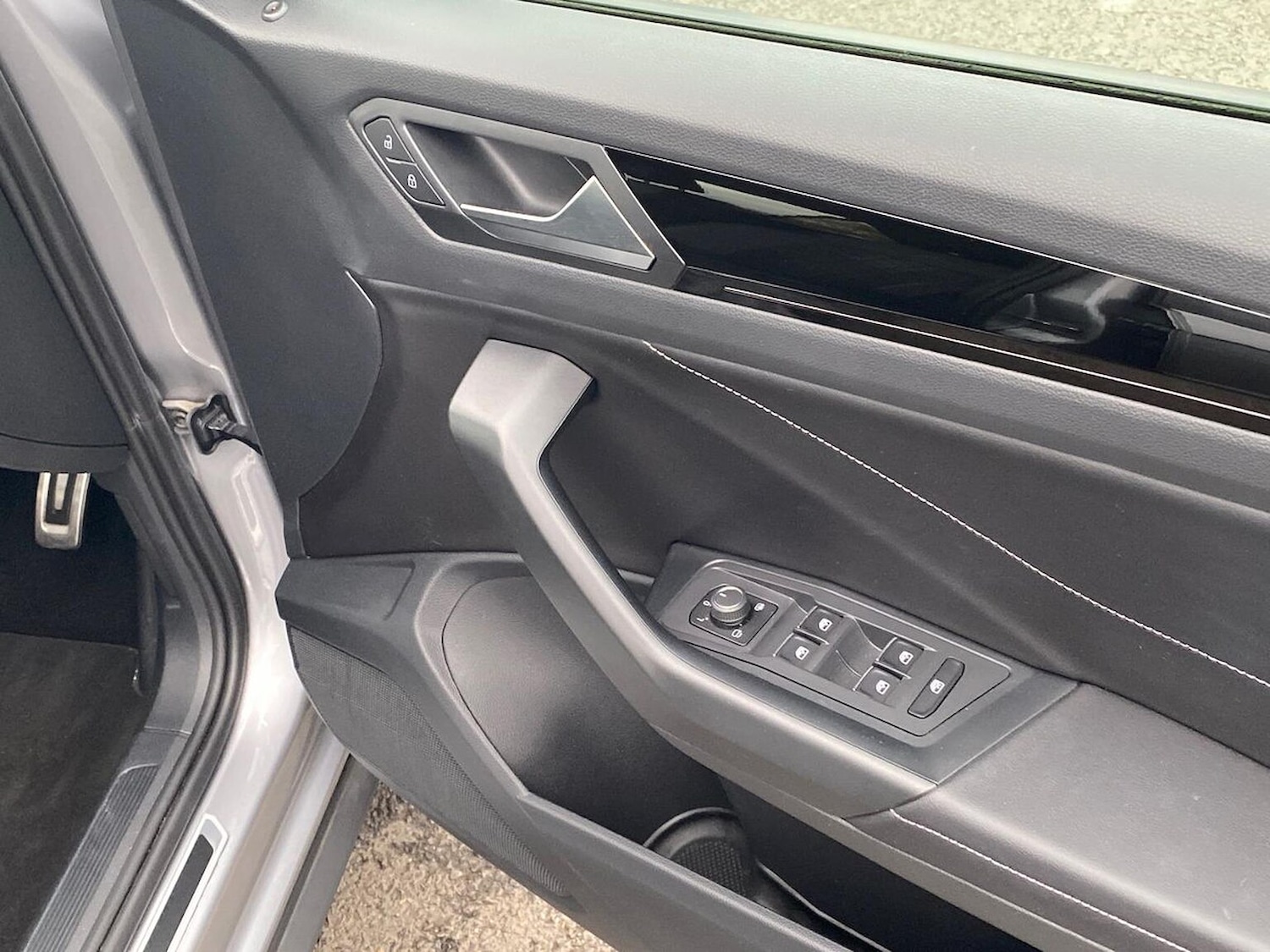 Used Volkswagen T-Roc 2023 for sale - 76455325: Photo 21