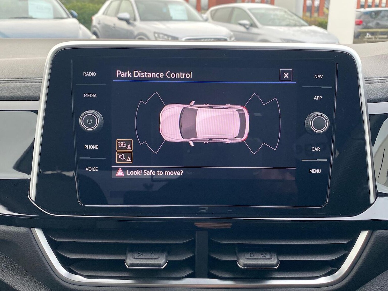 Used Volkswagen T-Roc 2023 for sale - 76455325: Photo 23