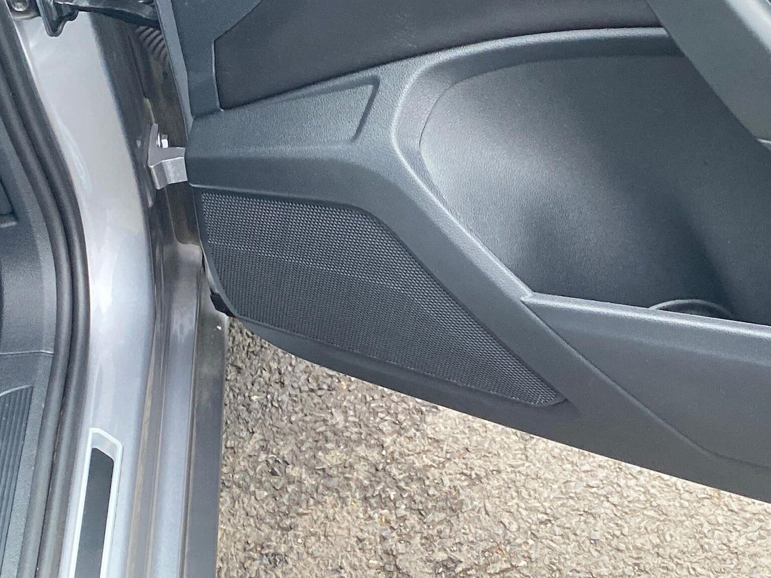 Used Volkswagen T-Roc 2023 for sale - 76455325: Photo 30