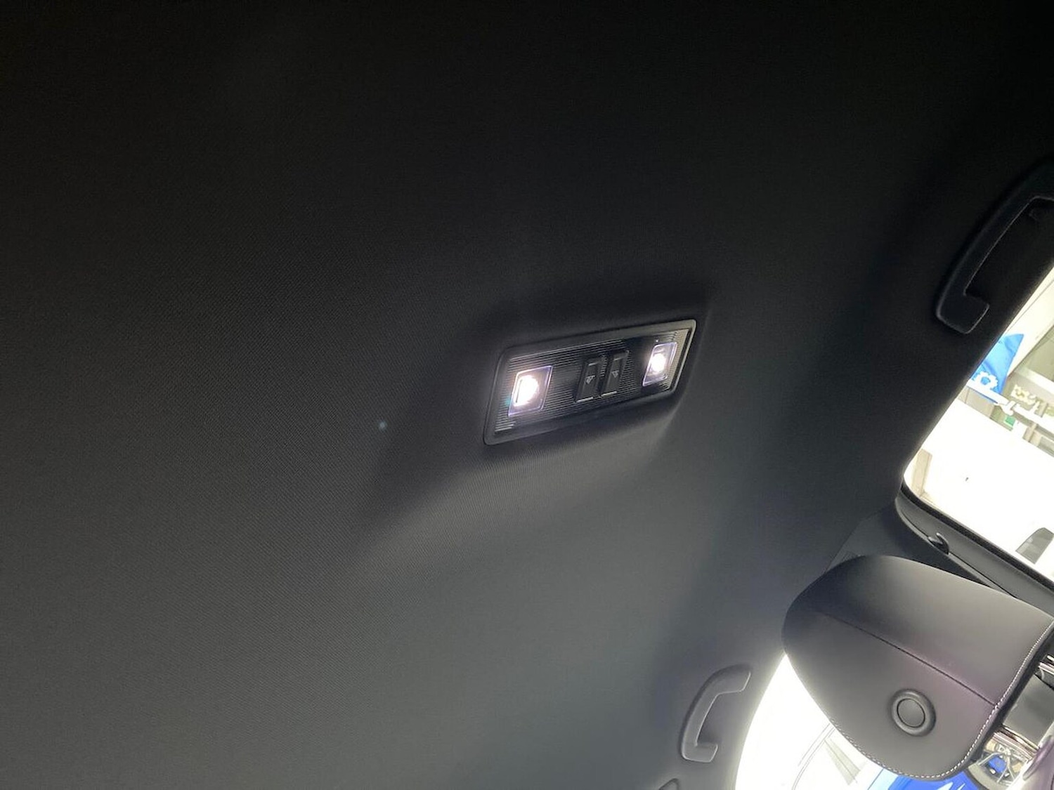 Used Volkswagen T-Roc 2023 for sale - 76455325: Photo 31