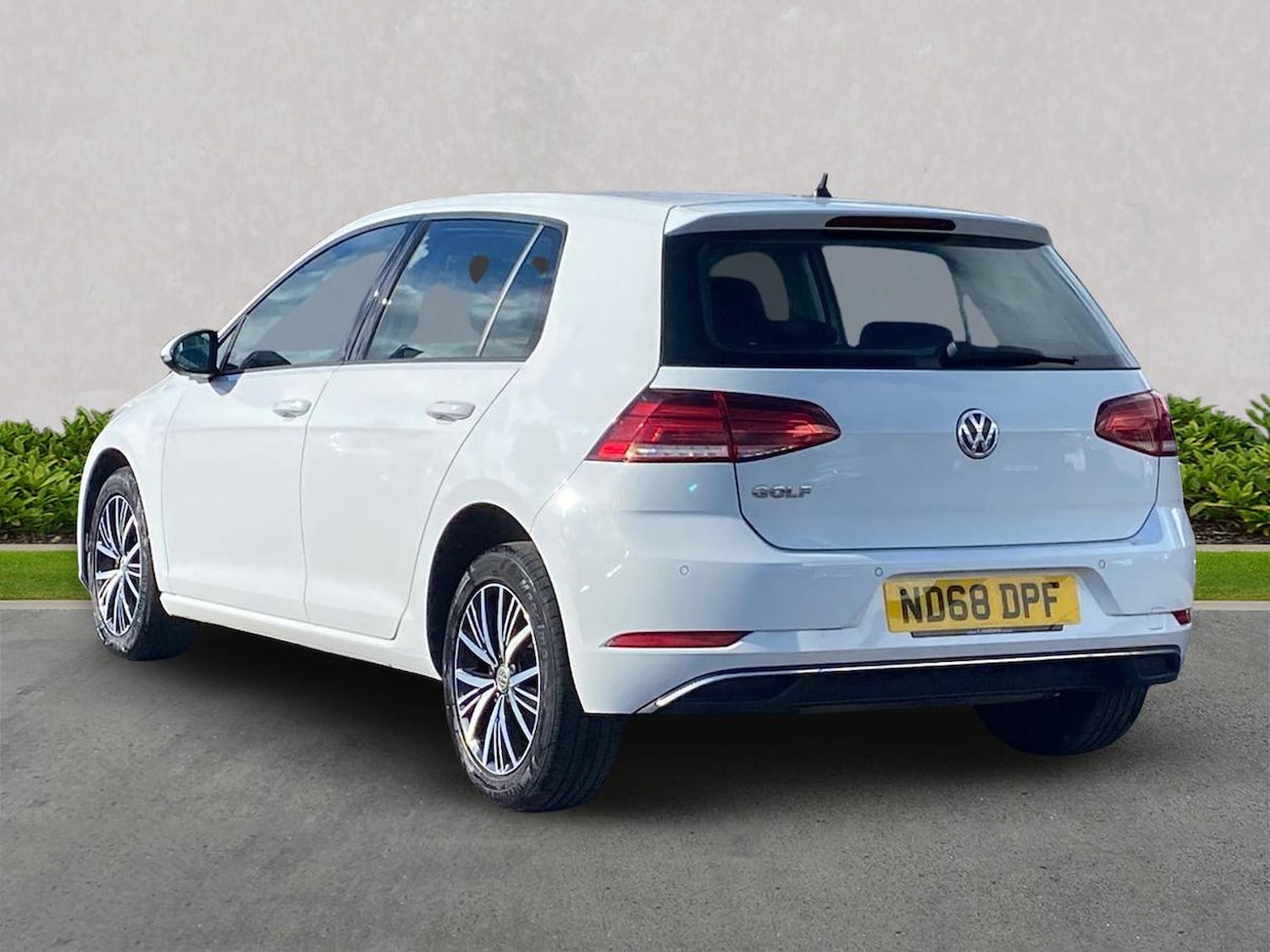 Used Volkswagen Golf 2018 for sale - 78195012: Photo 2