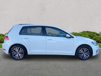 Used Volkswagen Golf 2018 for sale - 78195012: Photo
