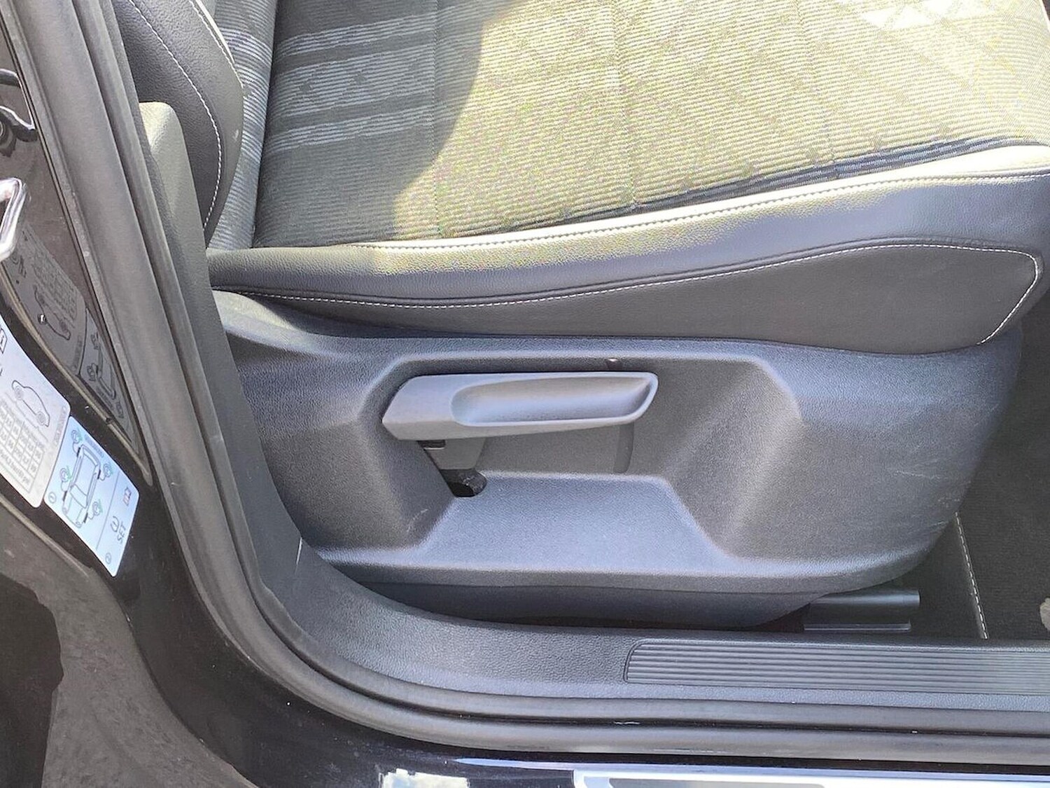 Used Volkswagen T-Roc 2022 for sale - 78168971: Photo 29