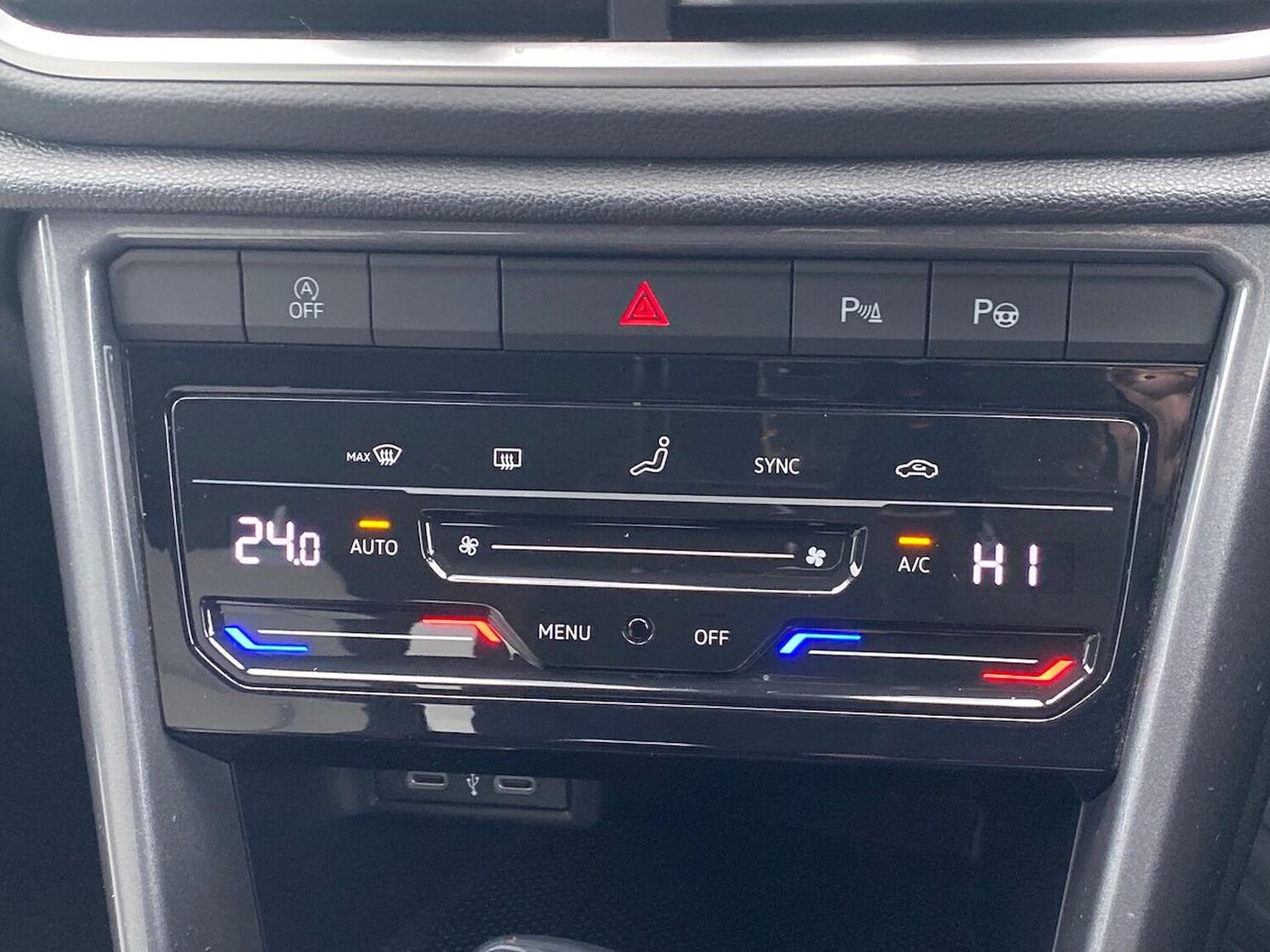 Used Volkswagen T-Roc 2023 for sale - 76437283: Photo 12