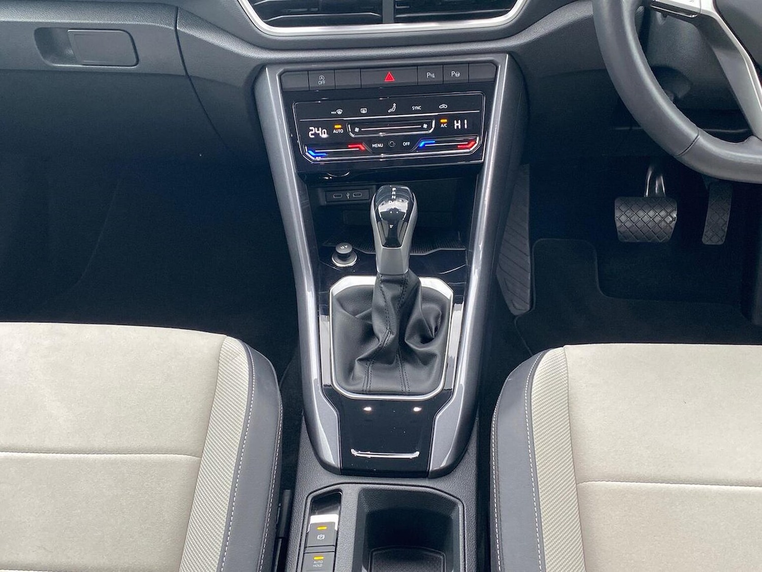 Used Volkswagen T-Roc 2023 for sale - 76437283: Photo 13