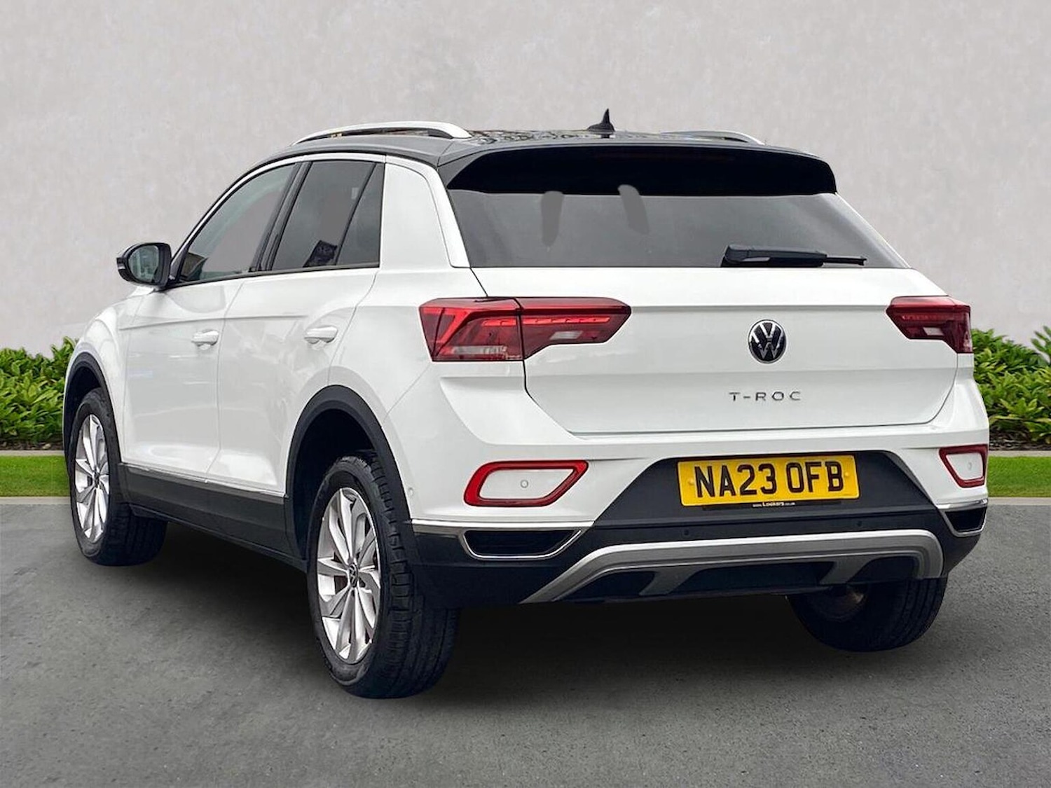Used Volkswagen T-Roc 2023 for sale - 76437283: Photo 2