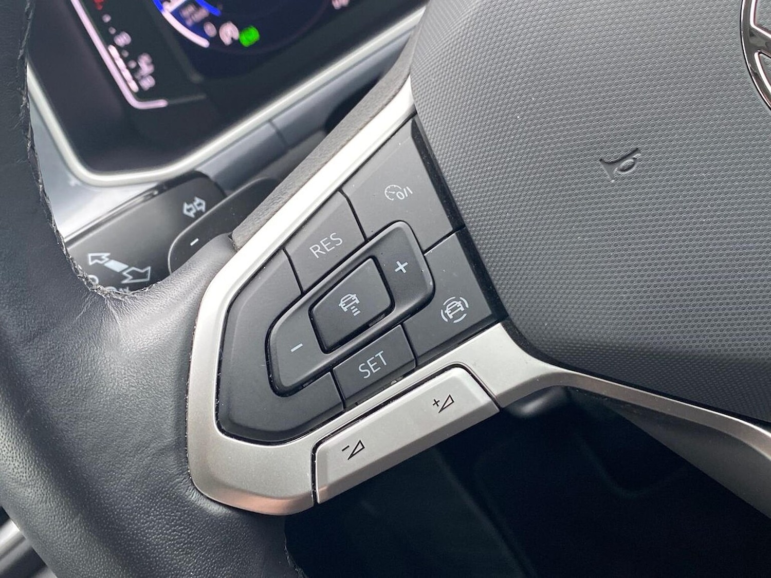 Used Volkswagen T-Roc 2023 for sale - 76437283: Photo 26