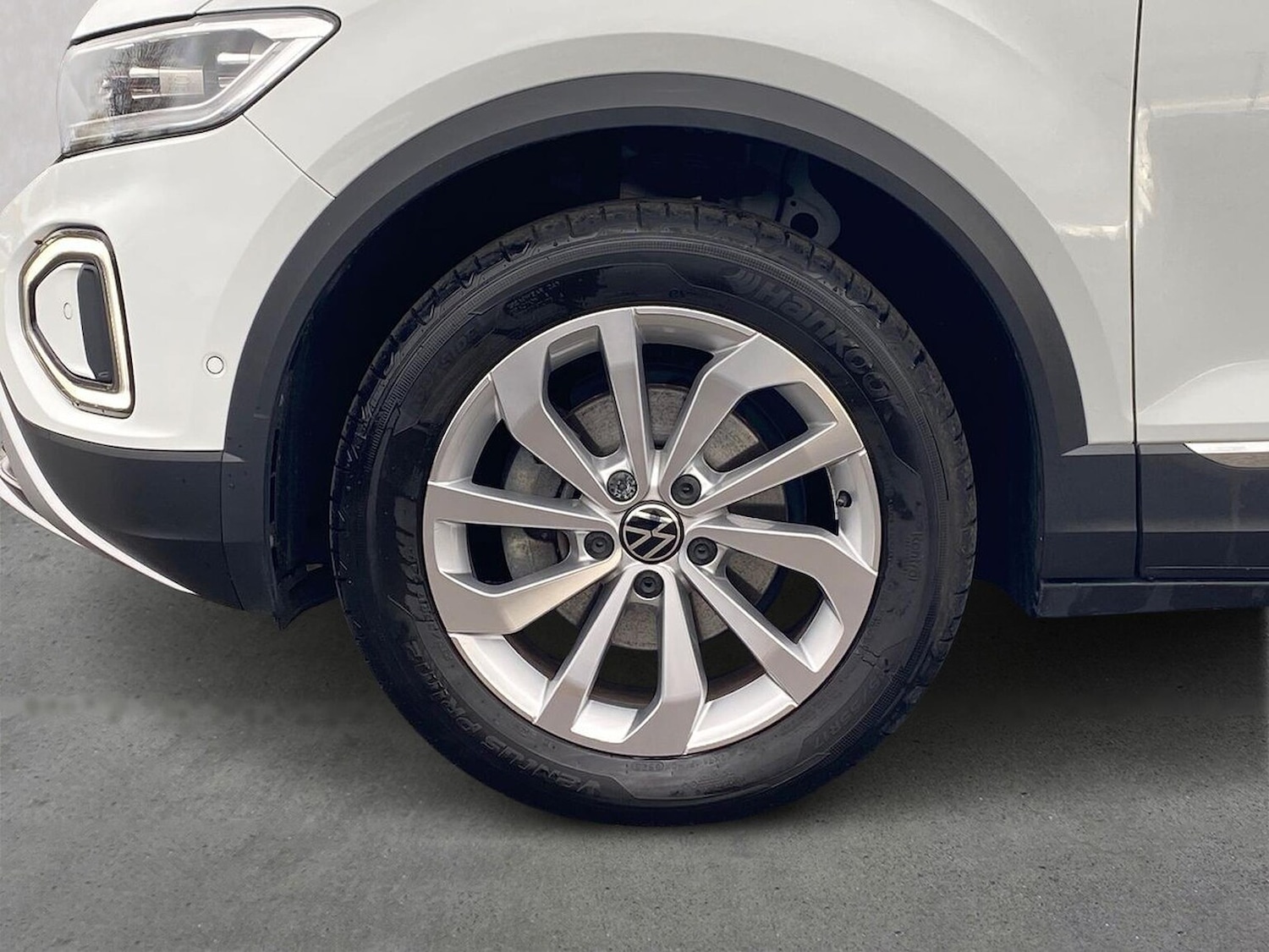 Used Volkswagen T-Roc 2023 for sale - 76437283: Photo 6