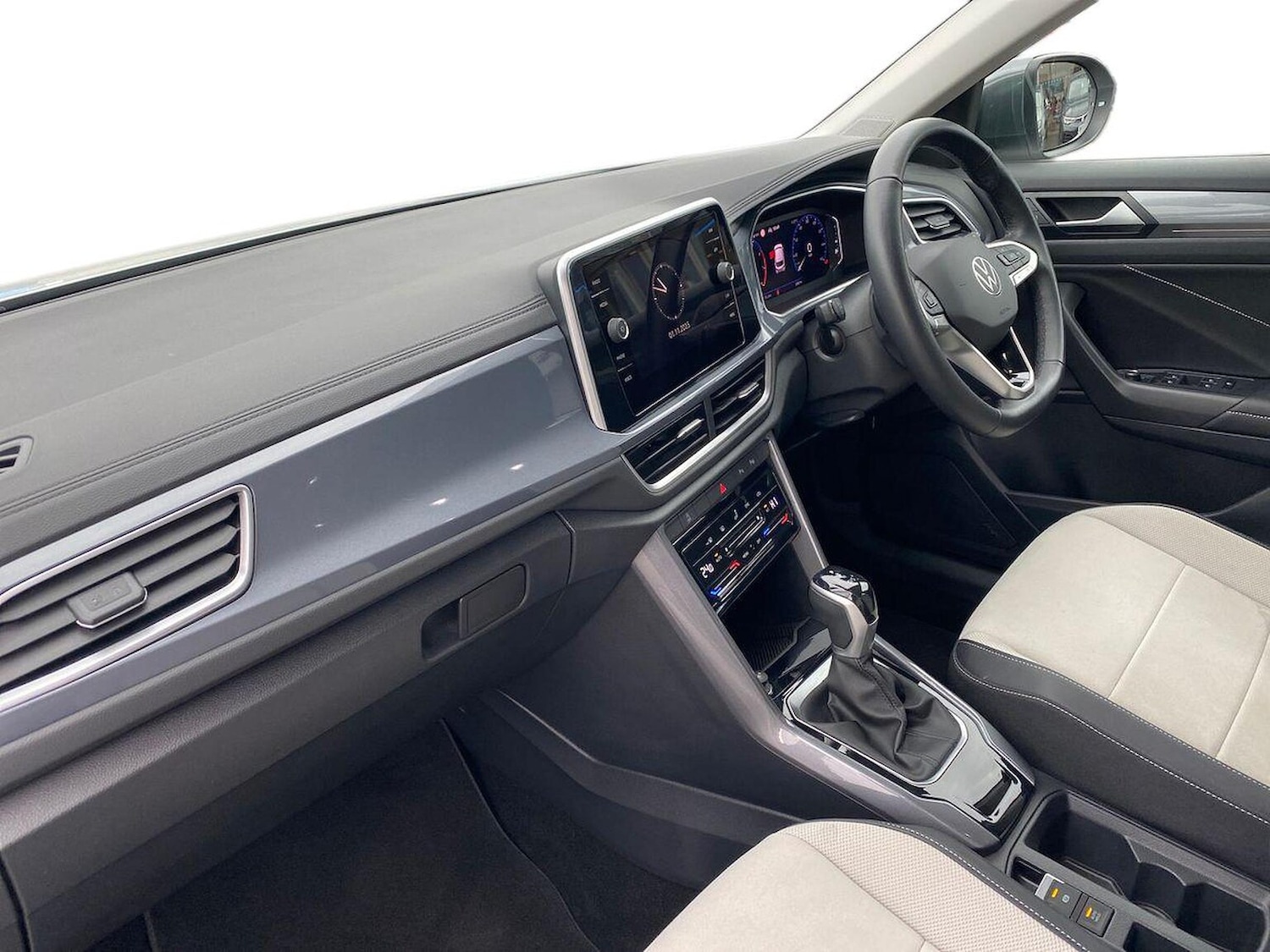 Used Volkswagen T-Roc 2023 for sale - 76437283: Photo 7