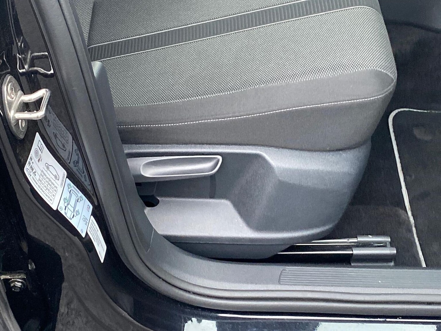 Used Volkswagen T-Roc 2025 for sale - 76492364: Photo 28