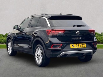 Used Volkswagen T-Roc 2025 for sale - 76492364: Photo