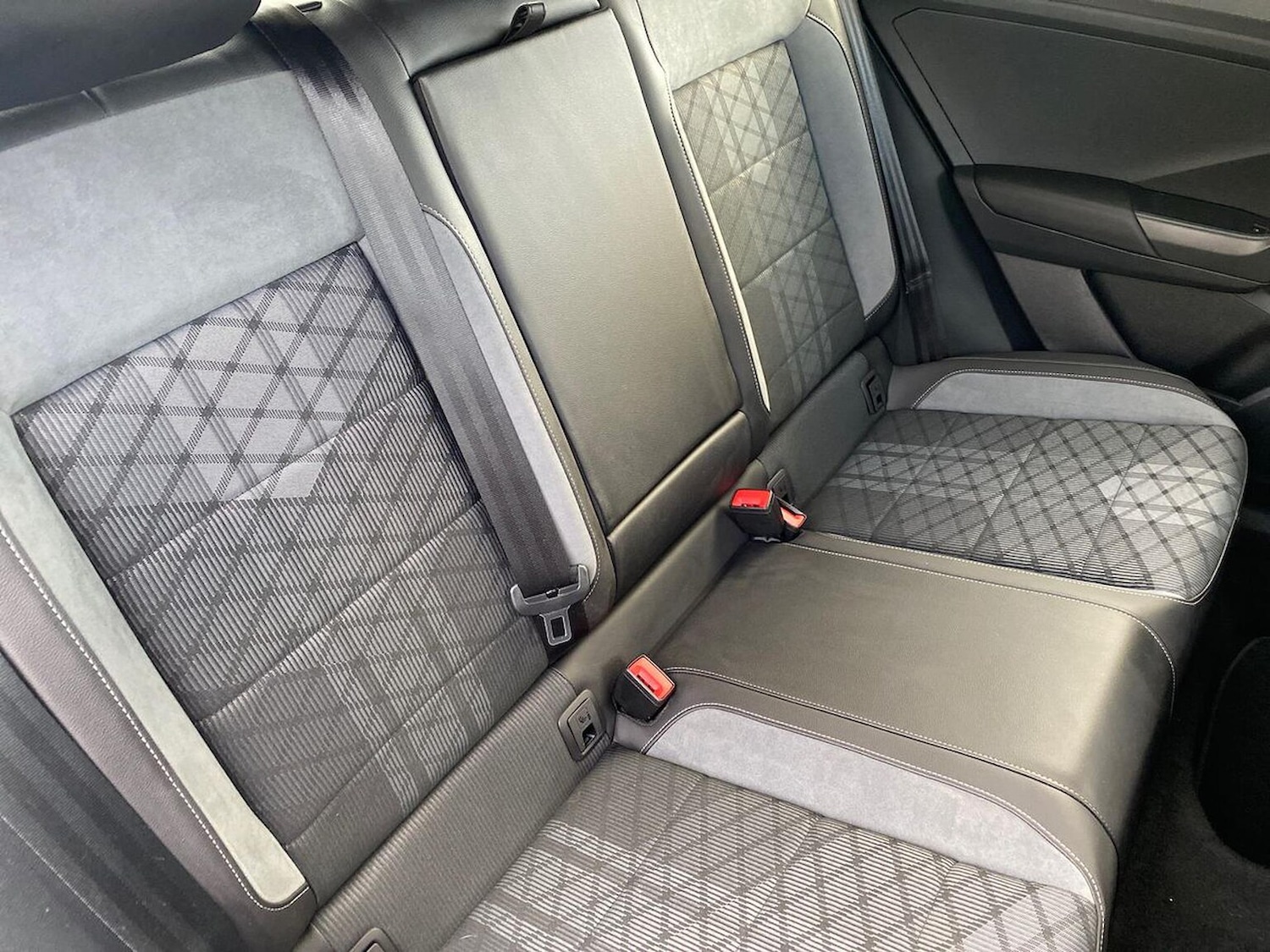 Used Volkswagen T-Roc 2022 for sale - 76986991: Photo 16