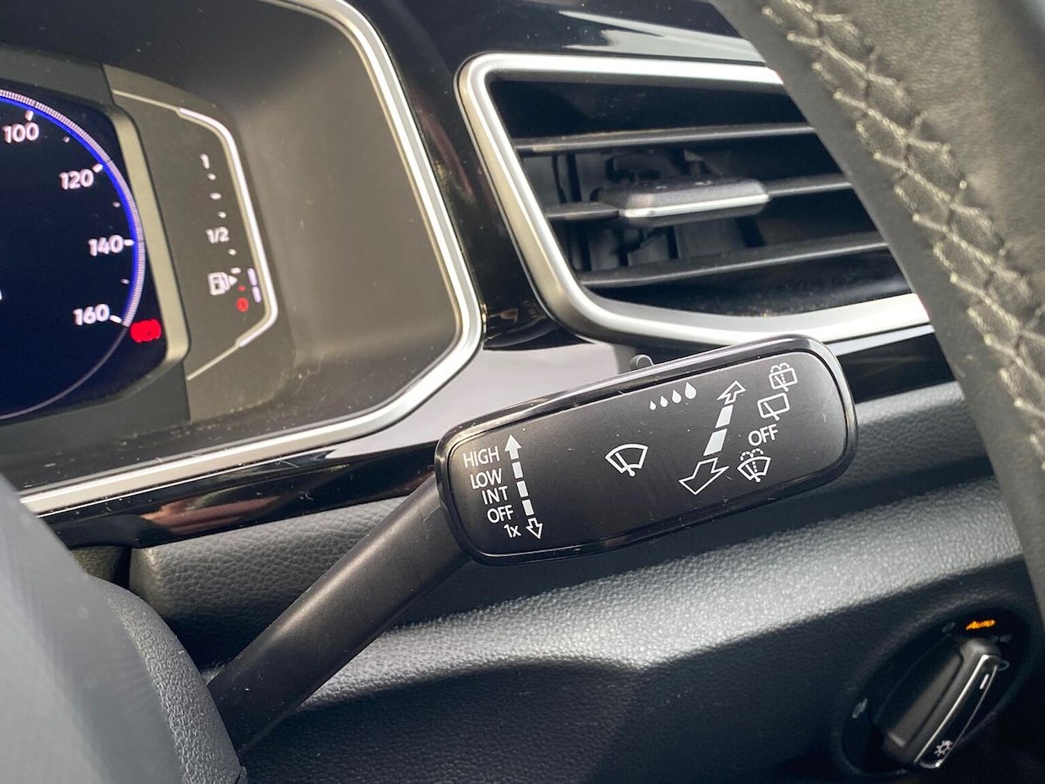 Used Volkswagen T-Roc 2022 for sale - 76986991: Photo 27