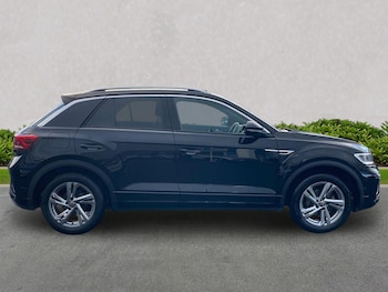 Used Volkswagen T-Roc 2022 for sale - 76986991: Photo
