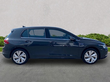 Used Volkswagen Golf 2024 for sale - 79019776: Photo