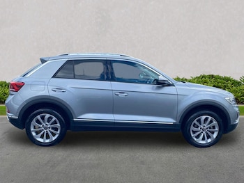 Used Volkswagen T-Roc 2025 for sale - 79366022: Photo