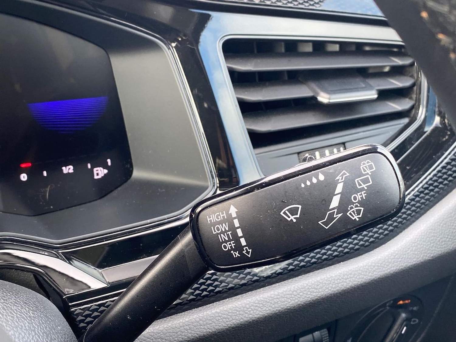 Used Volkswagen Polo 2023 for sale - 76450575: Photo 25