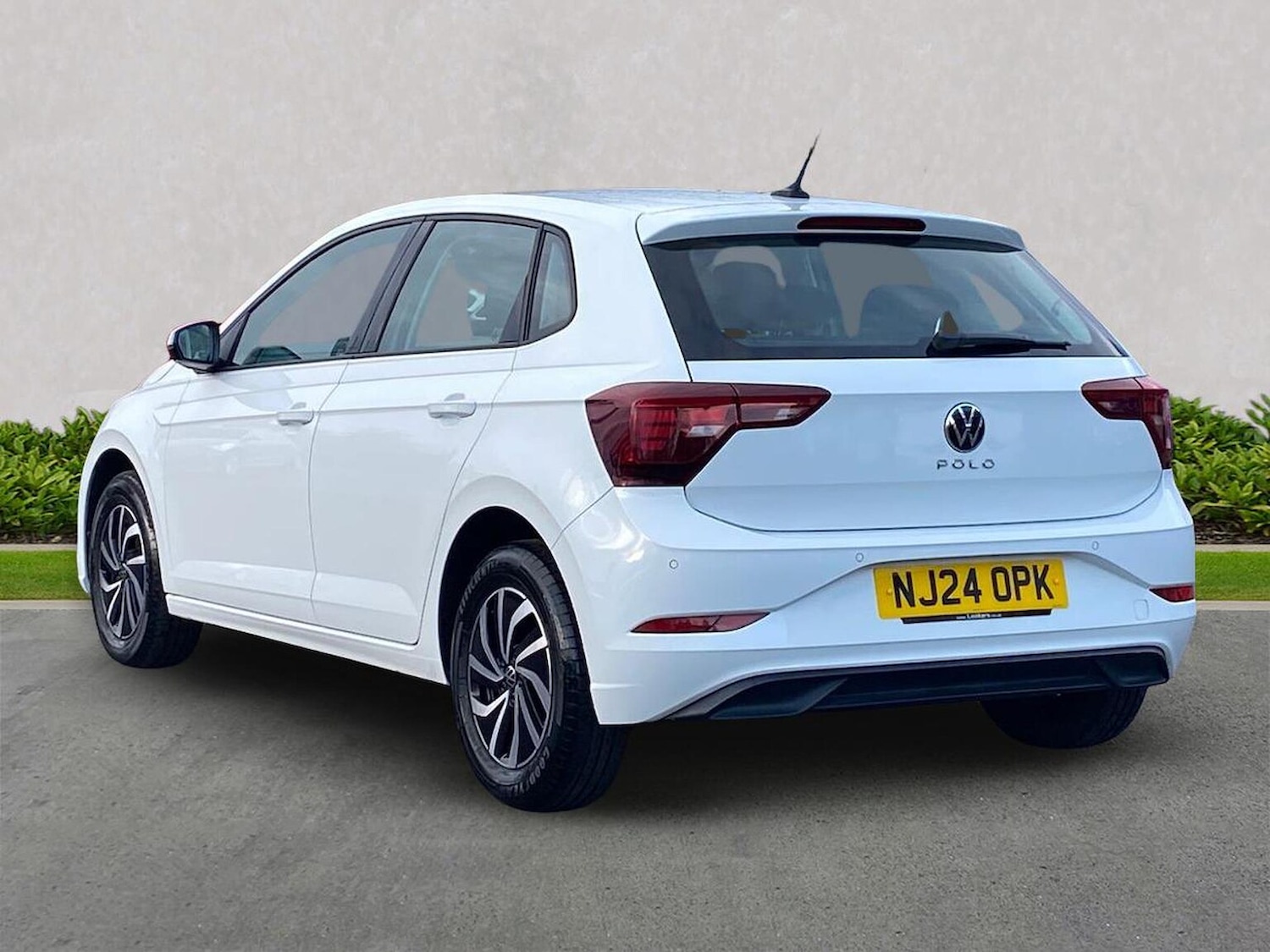 Used Volkswagen Polo 2024 for sale - 76821690: Photo 2