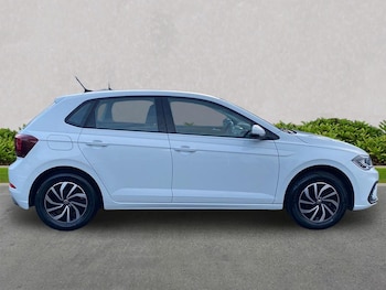 Used Volkswagen Polo 2024 for sale - 76821690: Photo