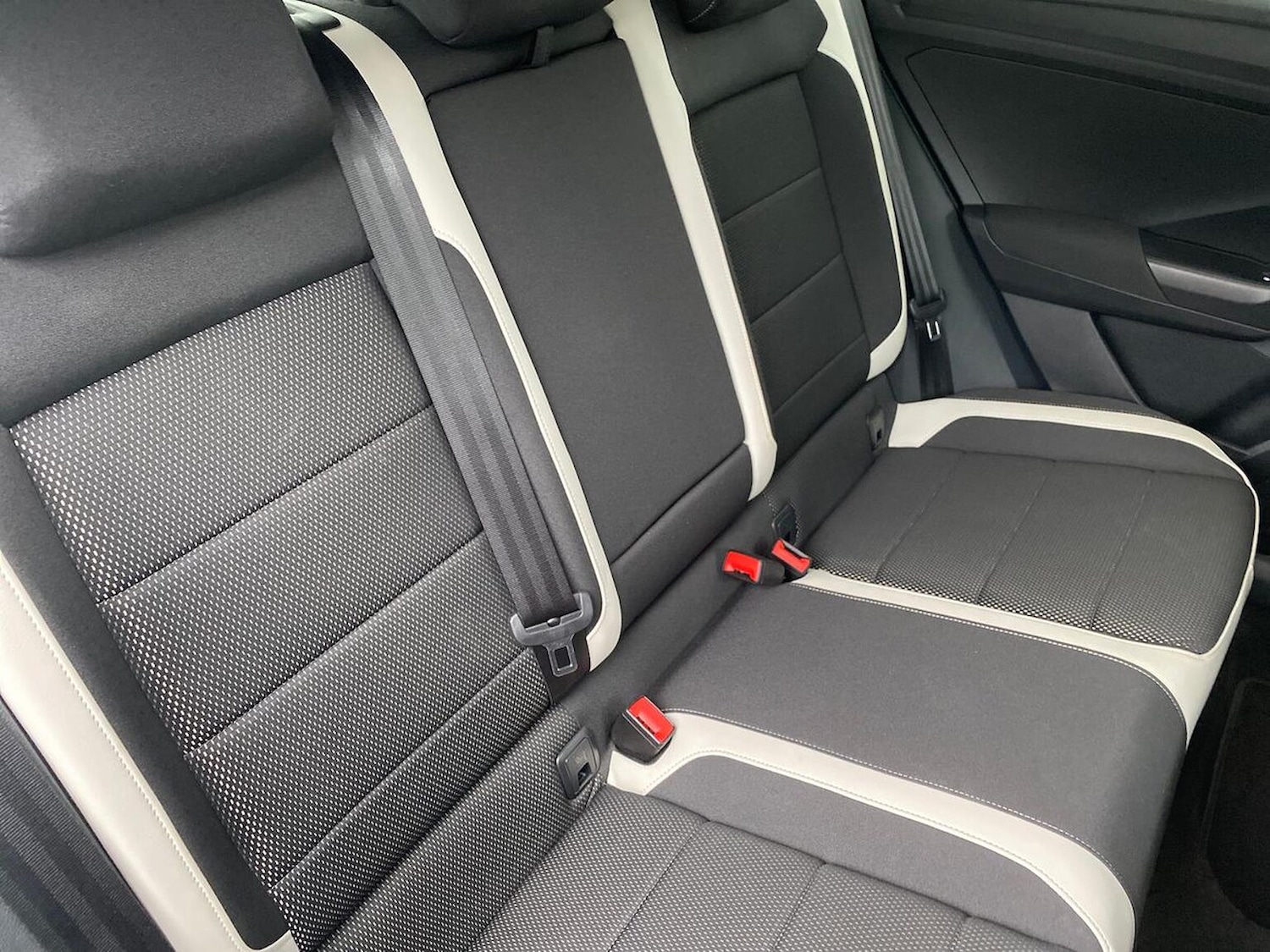 Used Volkswagen T-Roc 2019 for sale - 76736706: Photo 16